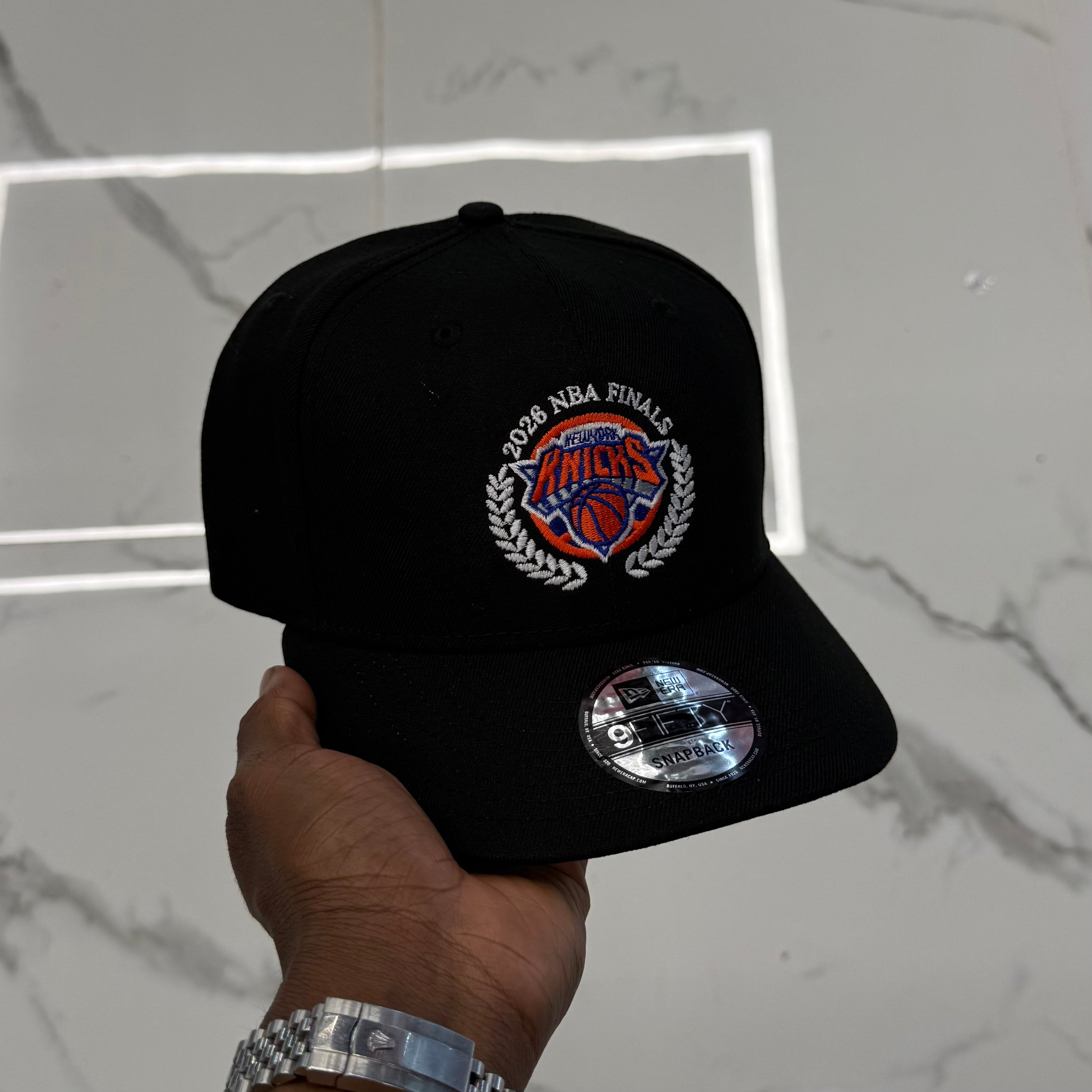New York Knicks NBA 2026 Finals Leaves Black 950 Classic Snap Back
