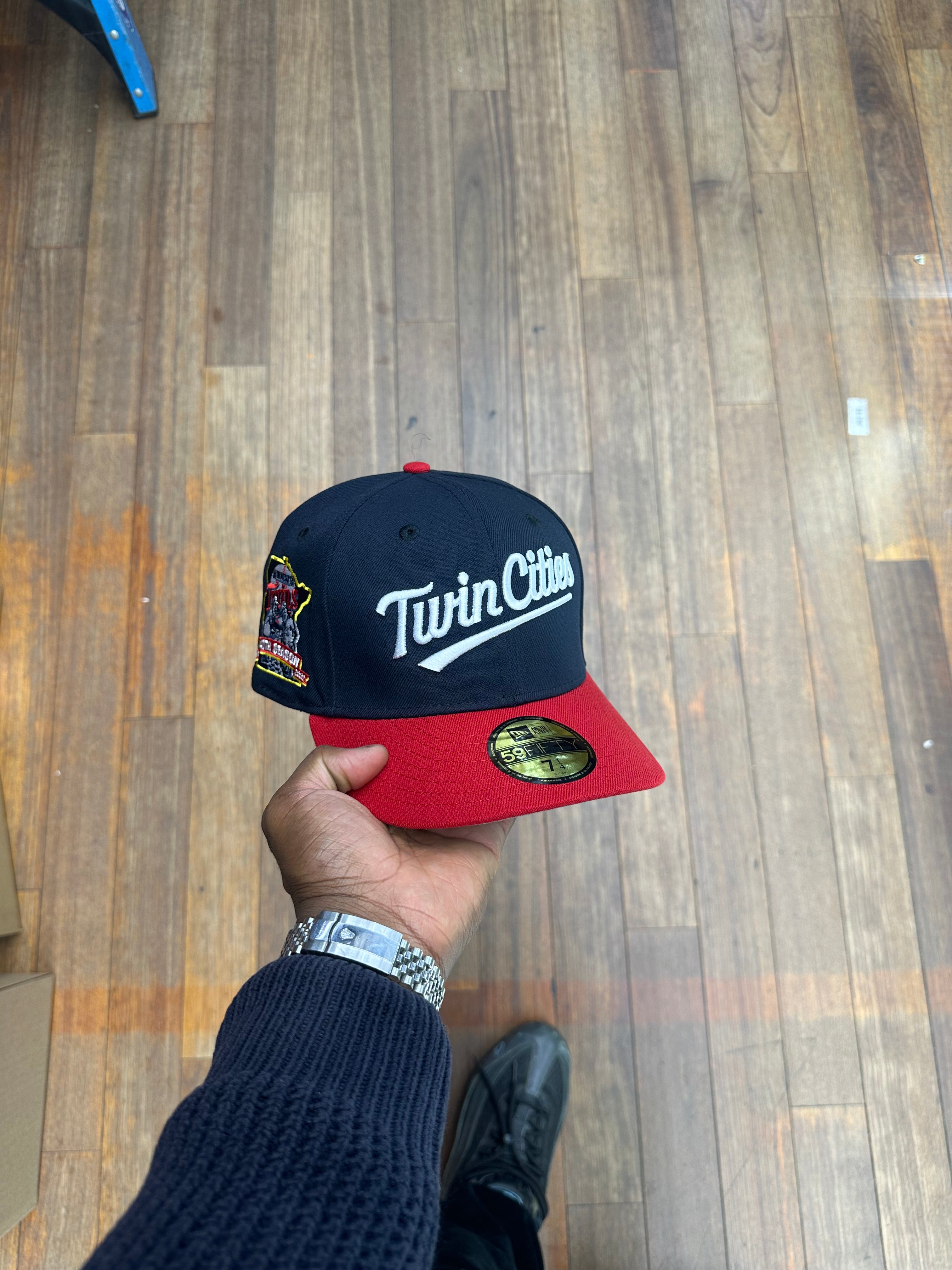 Minnesota Twins Navy Script Twin Cities and Red 40Th