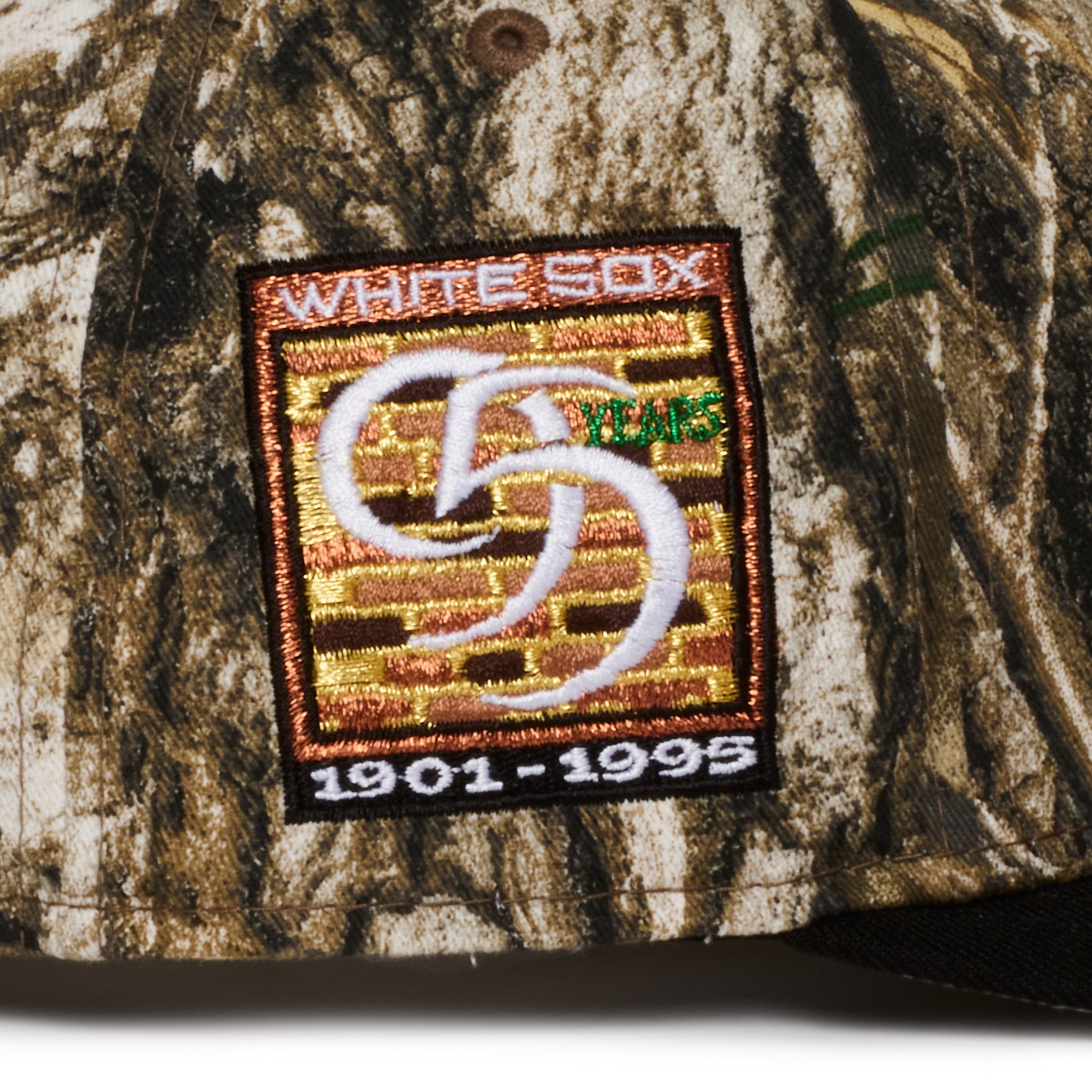Chicago White Sox Real Tree and Black 950 AFrame Snap Back