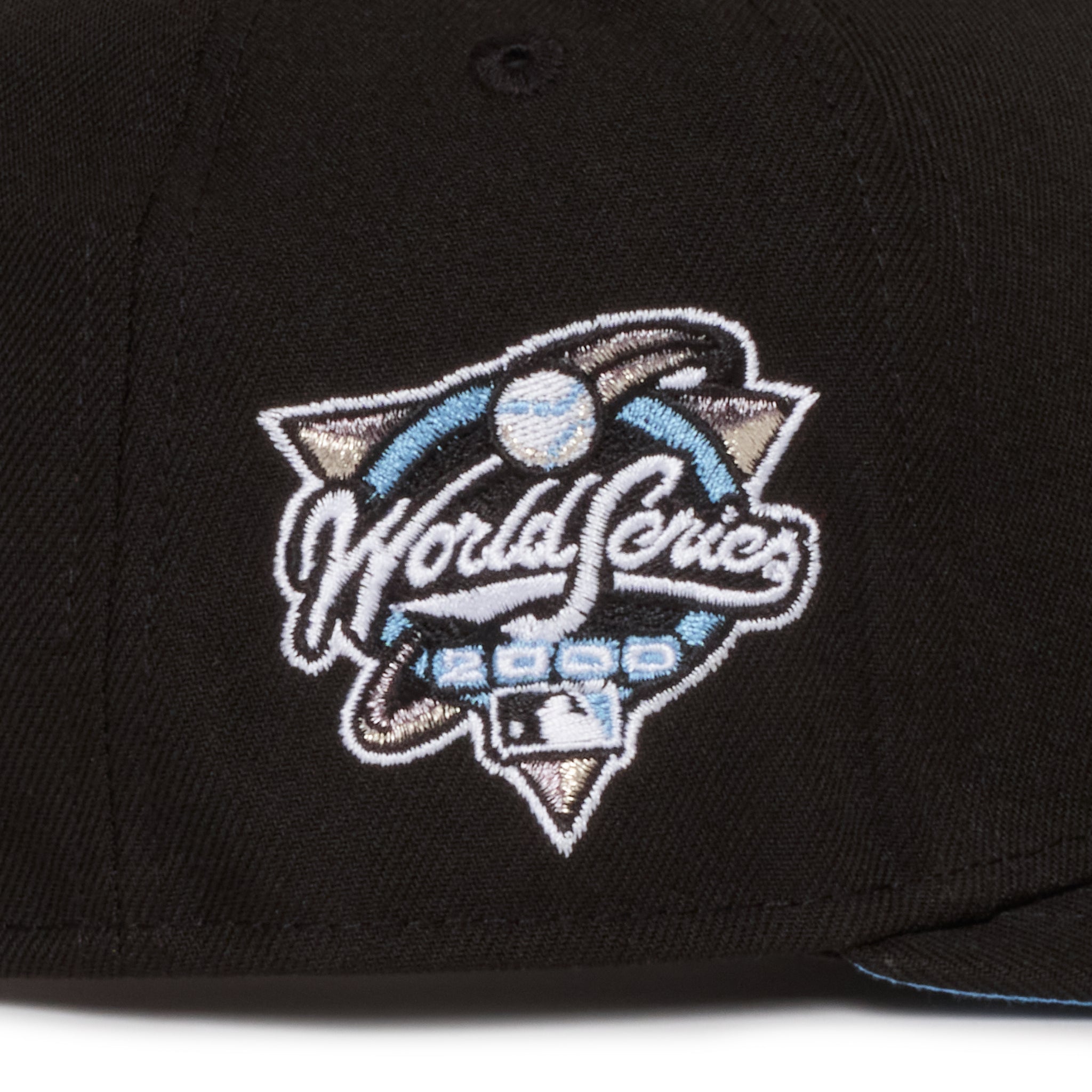 New York Yankees Black Sky Heart 950 AFrame 2000 WS Patch  Snap Back
