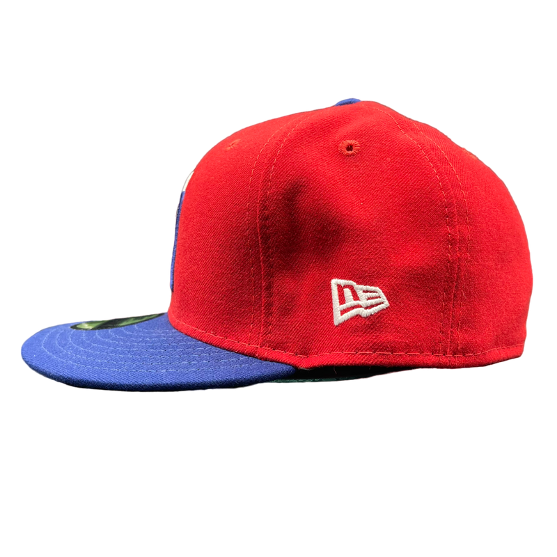 Dominican Republic 2 Tone Red Crown & Blue