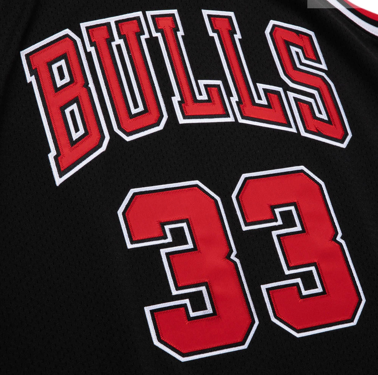 Chicago Bulls Black Alter. 97-98 Exclusive Pippen Jersey